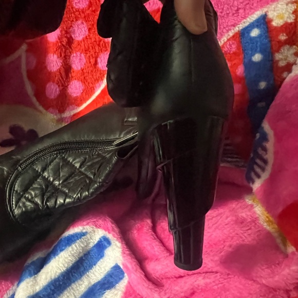 Vintage Chanel handbag on bootie RARE - Picture 9 of 16